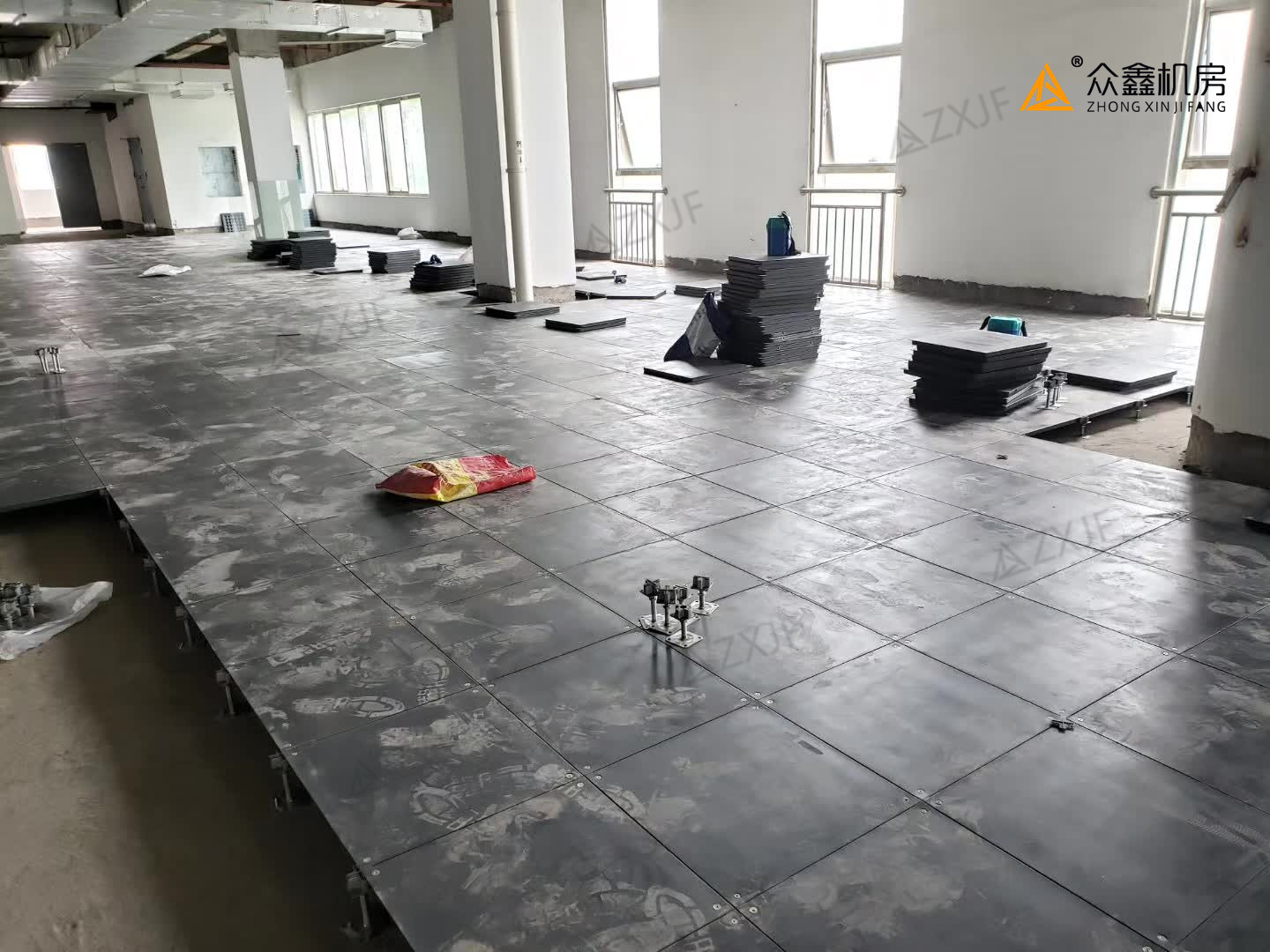 OA網(wǎng)絡架空地板-眾鑫機房廠家 (38)_副本.jpg